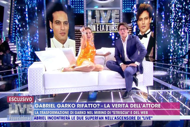 Gabriel Garko e la conduttrice si sono divertiti molto durante l'intervista